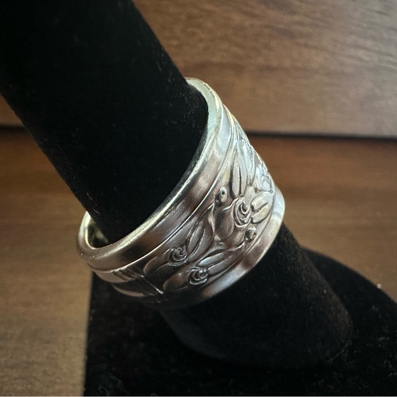 Rose Spoon Ring - Picture 4 of 15